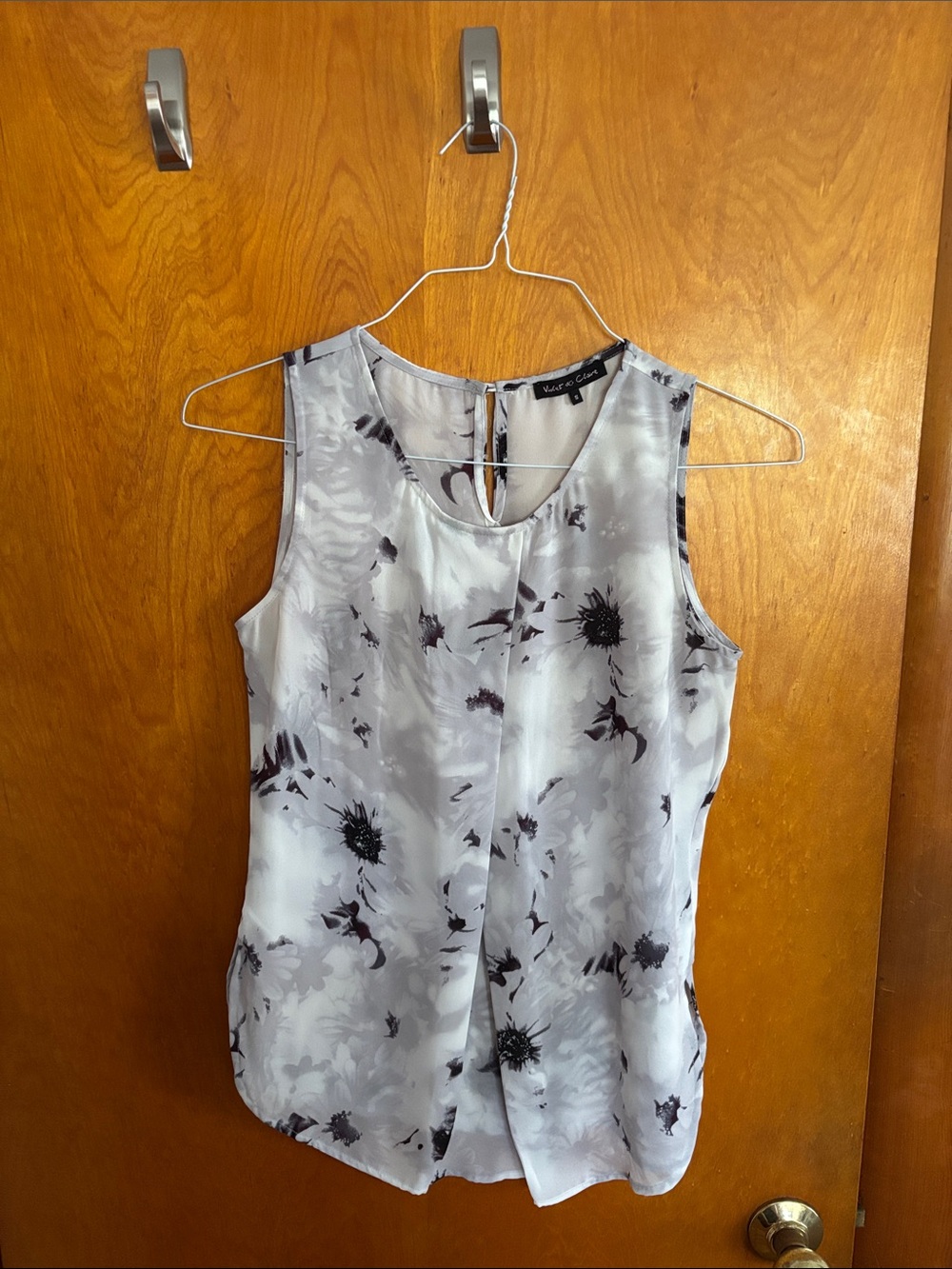 Violet & Claire White and Black Floral Sleeveless Camisole